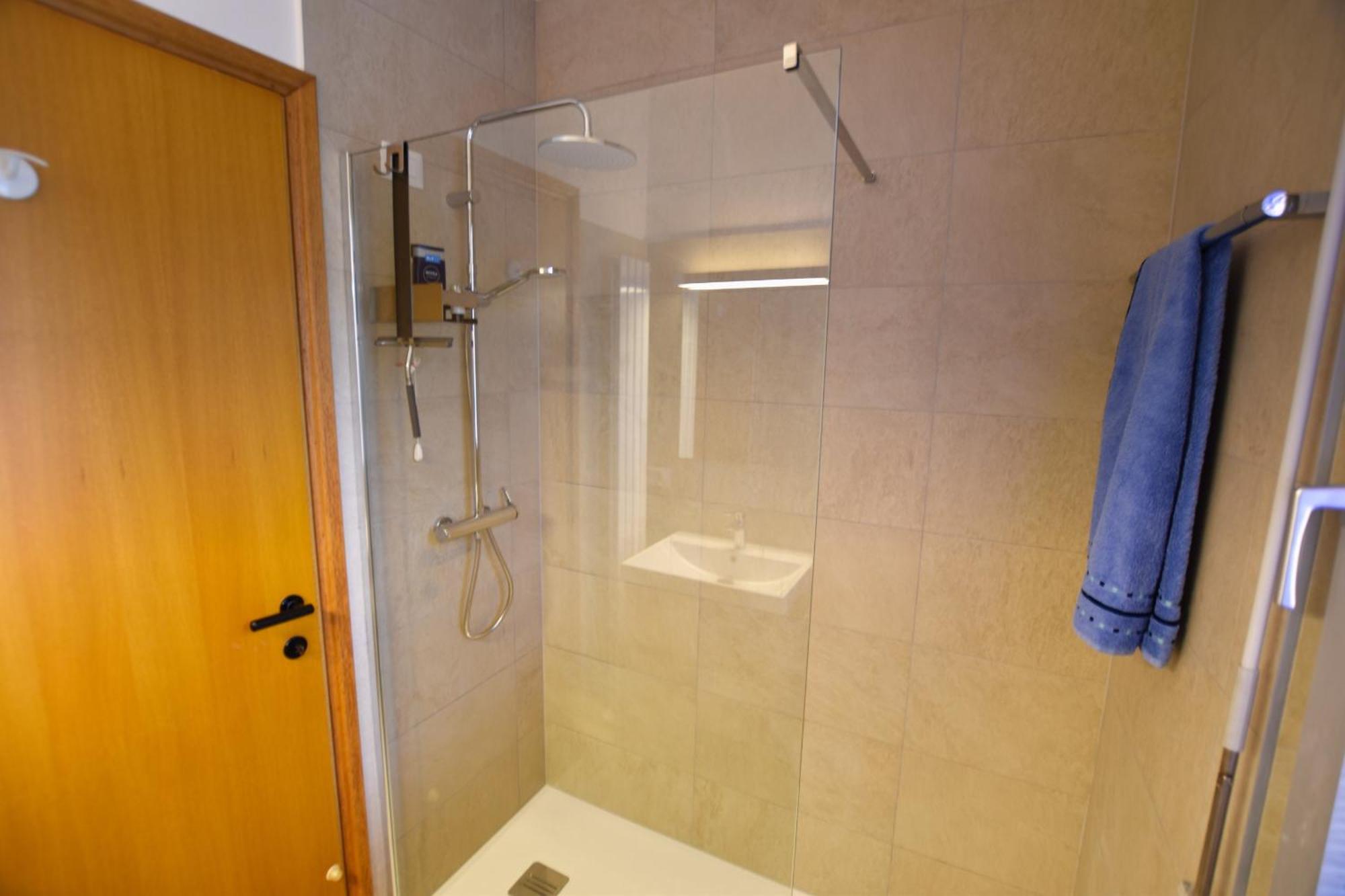 2-Bedroom Lakeview Apartment Bella Gaeta 산 시로 외부 사진