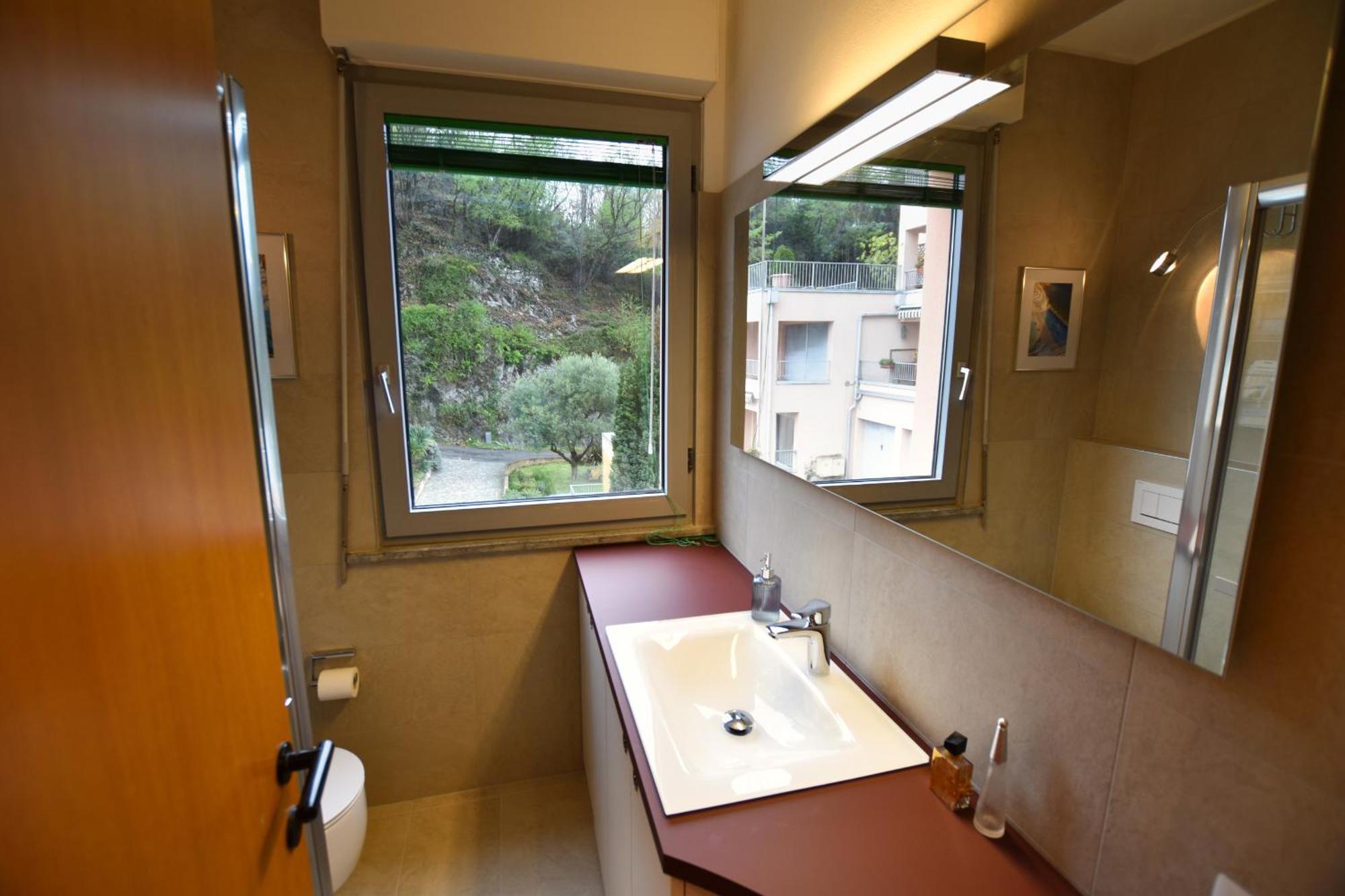 2-Bedroom Lakeview Apartment Bella Gaeta 산 시로 외부 사진