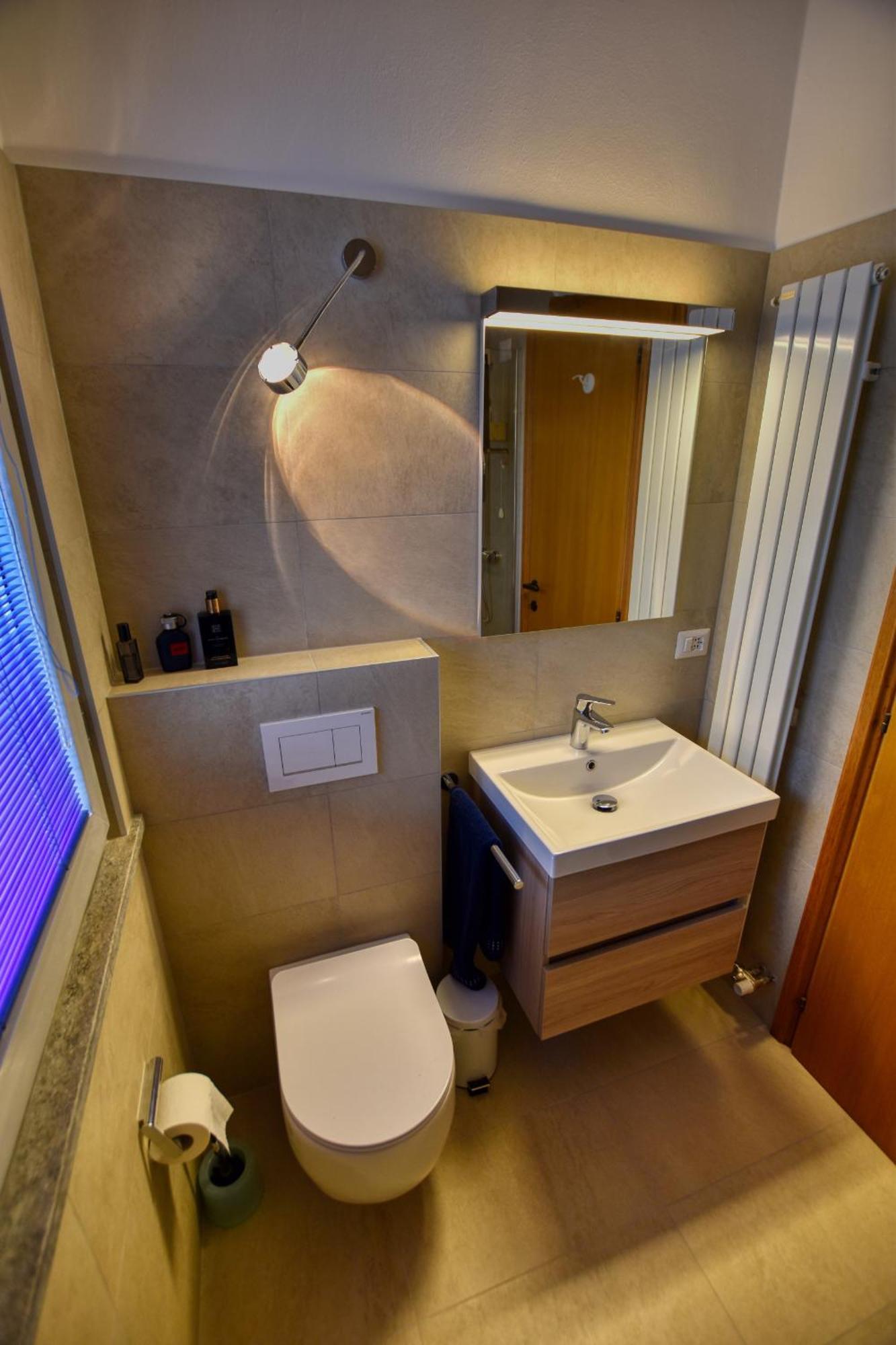 2-Bedroom Lakeview Apartment Bella Gaeta 산 시로 외부 사진